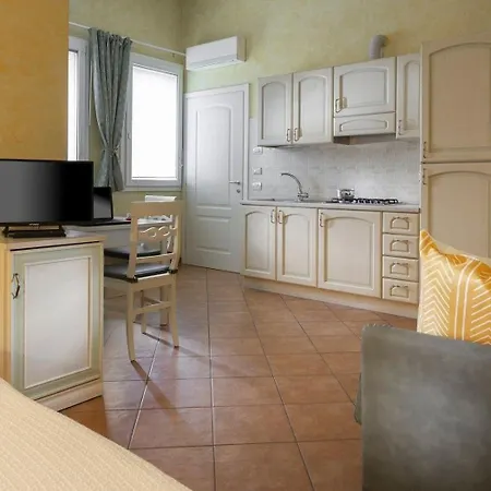 Studio-apartment In Einem Bauernhaus In Mit Privatem Parkplatz Und Grossem Park *