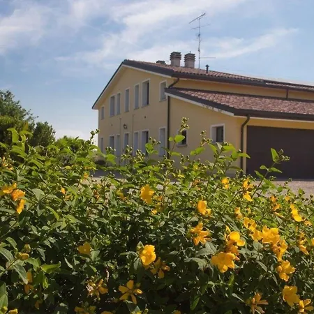 Studio-apartment In Einem Bauernhaus In Mit Privatem Parkplatz Und Grossem Park *
